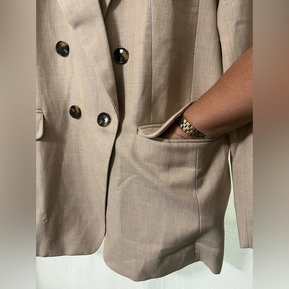 Banana Republic Women’s Double-Breasted Blazer - Picture 6 of 16